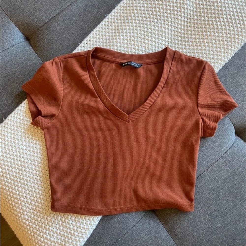Crop top - Picture 2 of 3